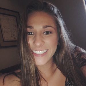 Meet your Posher, Monica